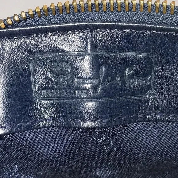 Vintage MCM Visetos Navy and White 2–Way Boston Bag - Picture 12 of 14